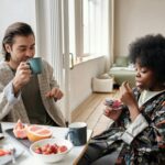 couple-enjoying-breakfast-together